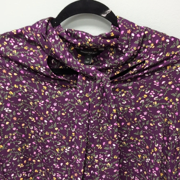 Banana Republic Berry Wine Tie Neck Blouse. Size M. NWT - Picture 4 of 7